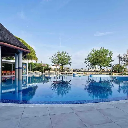 Equipped In A Seafront شقة